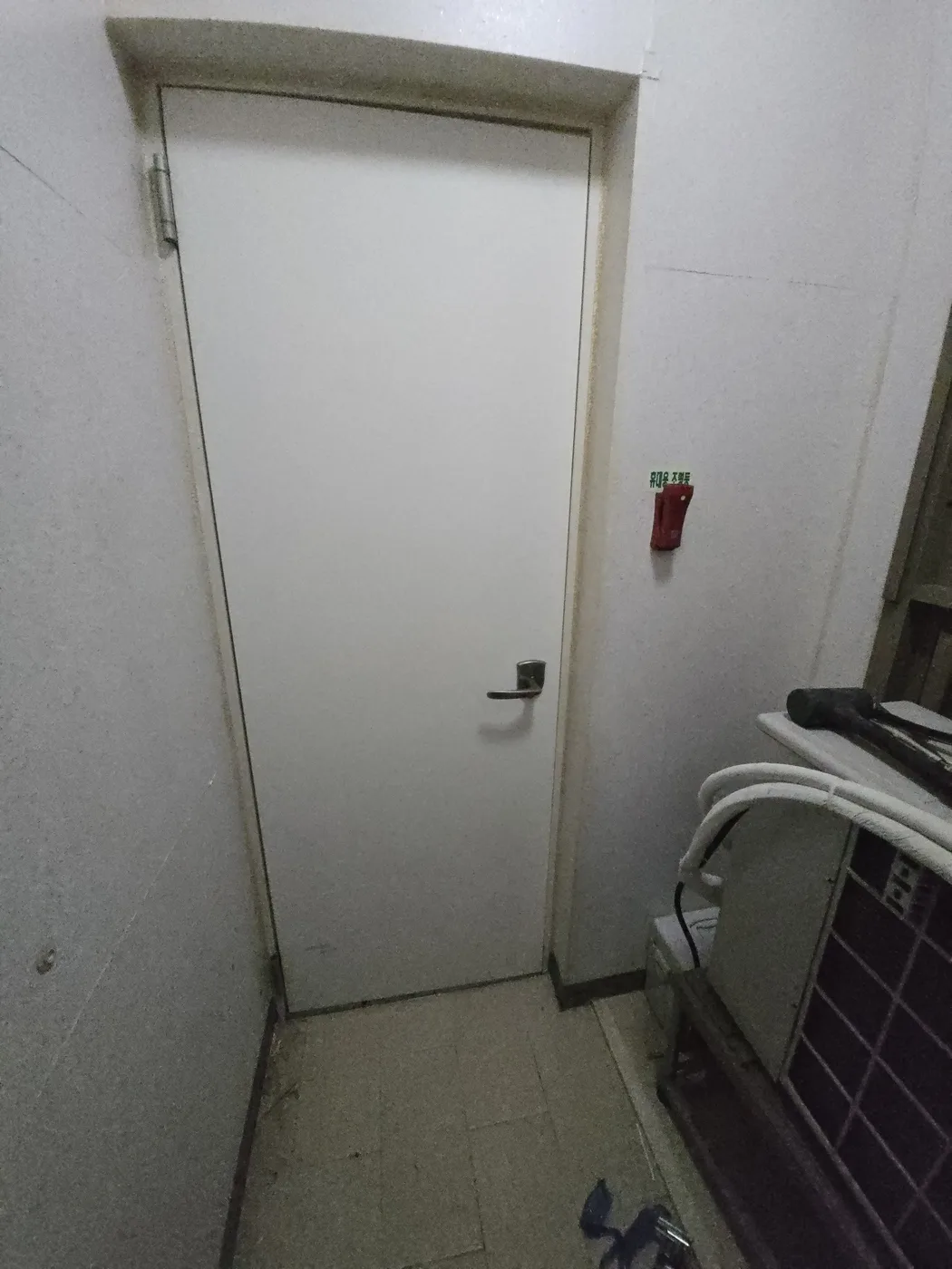 영등포현관문수리업체 경첩 처짐 점검 현장 사진